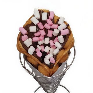 Bubble Waffle con Chocolate con Leche y Nubes