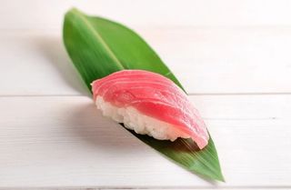 Суші з тунцем (40грам/1шт)