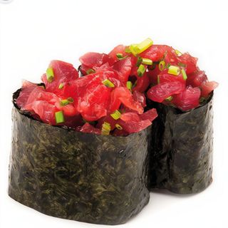 S50. Gunkan Tuna (2 Uds.)