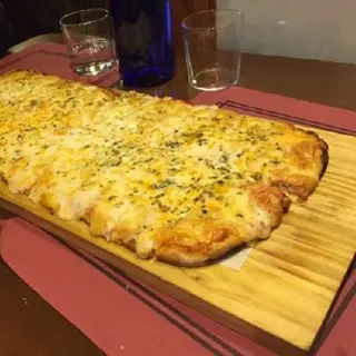 PIZZA CUATRO QUESOS 1 METRO