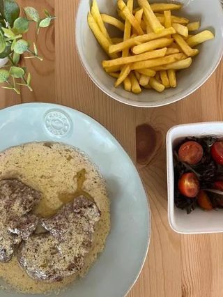 Bife de Lombo com Molho Café de Paris