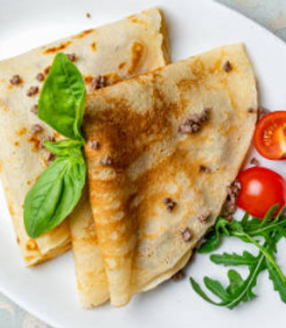 Crepes speck, emmental, pomodoro, lattuga