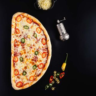 Pizza Picante half+1 sos dulce inclus