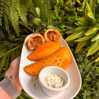 Empanada de  carne mechada (Ud.)