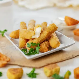 Моцарелла в сухарях (100/50г)