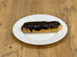 შოკოლადის ეკლერი