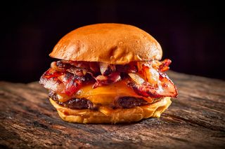 Burger clásica de bacón