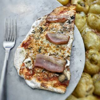 Pizza toscana (33 cm.)