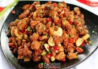 104. Pollo saltato con salsa piccante