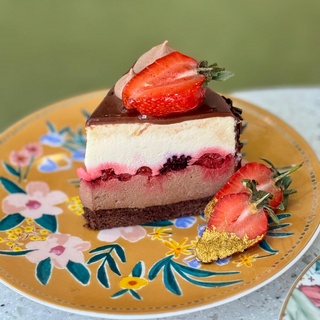 Felie tort Duo Mousse cu fructe de padure