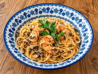 ESPAGUETIS GAMBAS Y CHAMPIÑONES
