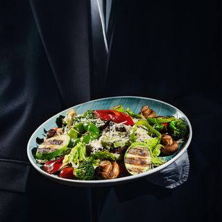 ბოსტნეულის თბილი სალათი