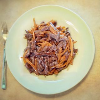 62. Ternera con zanahoria picante