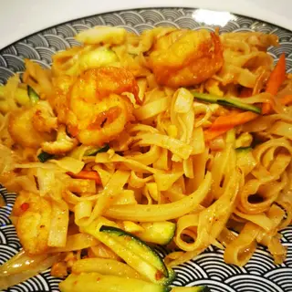 28. Tallarines Fritos Con Gambas