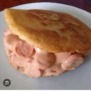 Arepa de salchicha 