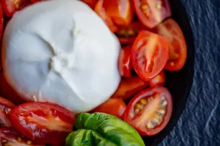 La Buratta d'Andria con Pomodori Datterini