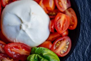 La Buratta d'Andria con Pomodori Datterini