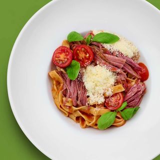 Паста Томатна з яловичиною (300г)