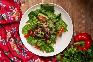 Теплый салат с говядиной (280г)