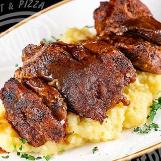 СВИНСКИ ДЖОЛАН С КАРТОФЕНО ПЮРЕ 450 ГР