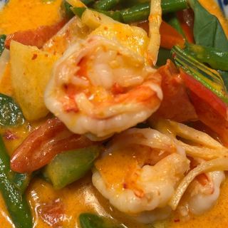 Geang Phed Con Langostinos