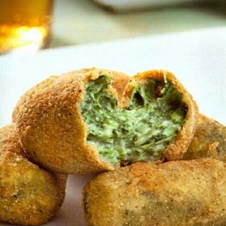 Croquetas de espinacas y rulo de cabra 