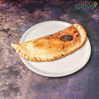 Ćevapi s kajmakom u domaćoj štruci