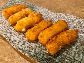 脆皮鲜奶Crema de leche rebozada