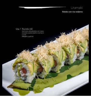 Uramaki rucola roll
