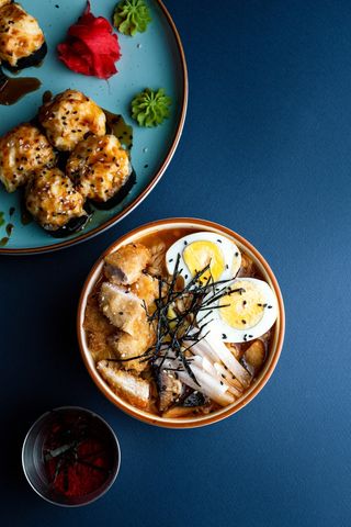 Рамен с курицей и грибами