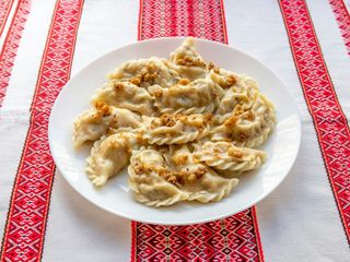 Warenyki z ziemniakami i cebulką (8 szt.)