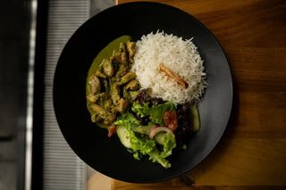 Курица с зеленым карри