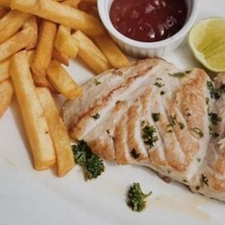 Menu (1)Espaguetis carbonara   (2)Dorada a la plancha