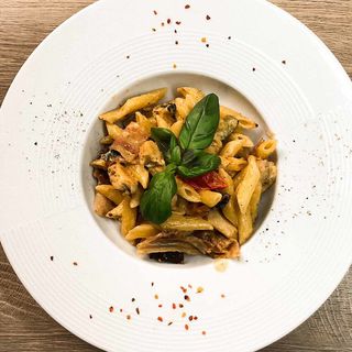 Pasta sa piletinom i tikvicama  420 g