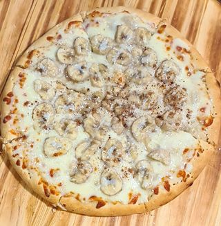 BANANA DOCE PIZZA 36 CM