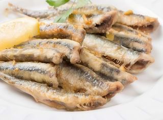 Media ración de boquerones fritos