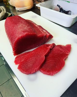 Tonno fresco scottato alla piastra