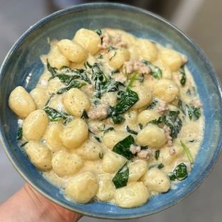 Gnocchi, salsiccia, spanac & panna