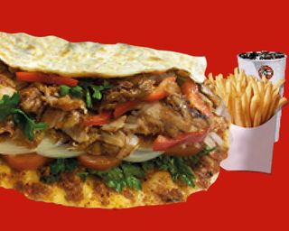 Menú Lahmacun con , salsa kebab, patatas fritas y refresco en lata