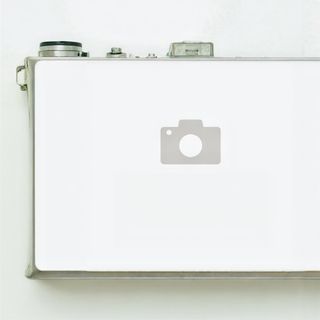 305. Телешко къкрещо върху метална плоча със зеленчуци (600г)