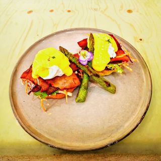 Eggs Benny with Bacon