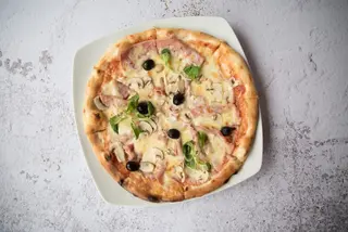Capriciosa pizza