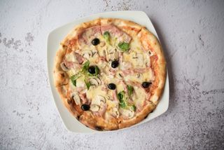 Capriciosa pizza