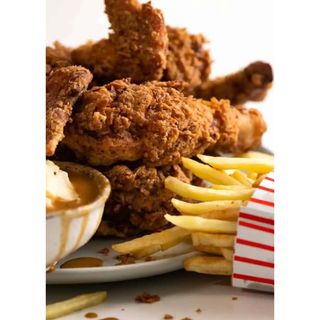 12 Pieces + 2chips + 2l Soda