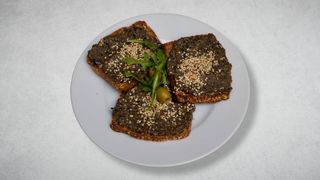 Bruschetti sa paradajzom i bosiljkom