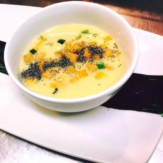 Macco di ceci con crostini di pane