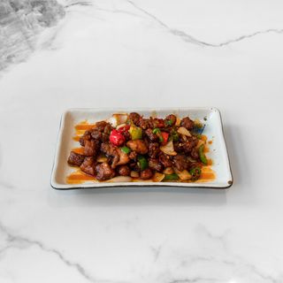 Pollo con chili piccante 辣子鸡丁