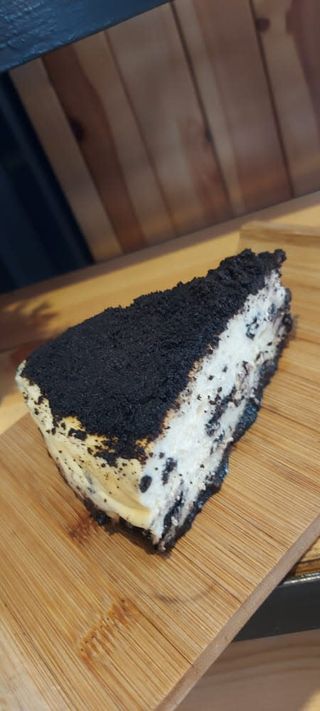 Oreo Cheesecake - Slice