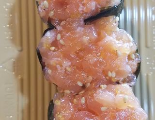 Gunkan spicy salmone