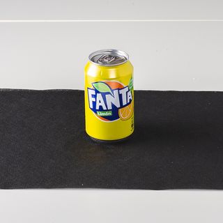 Fanta Limón lata 330ml.